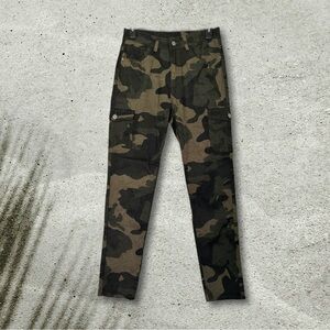 Camo Print Flap Pocket Side Jeans
